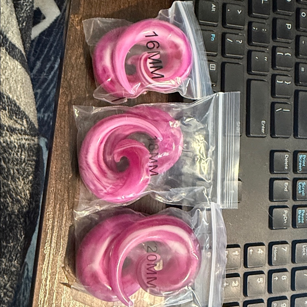 Set of 3 sizes spiral taper plugs